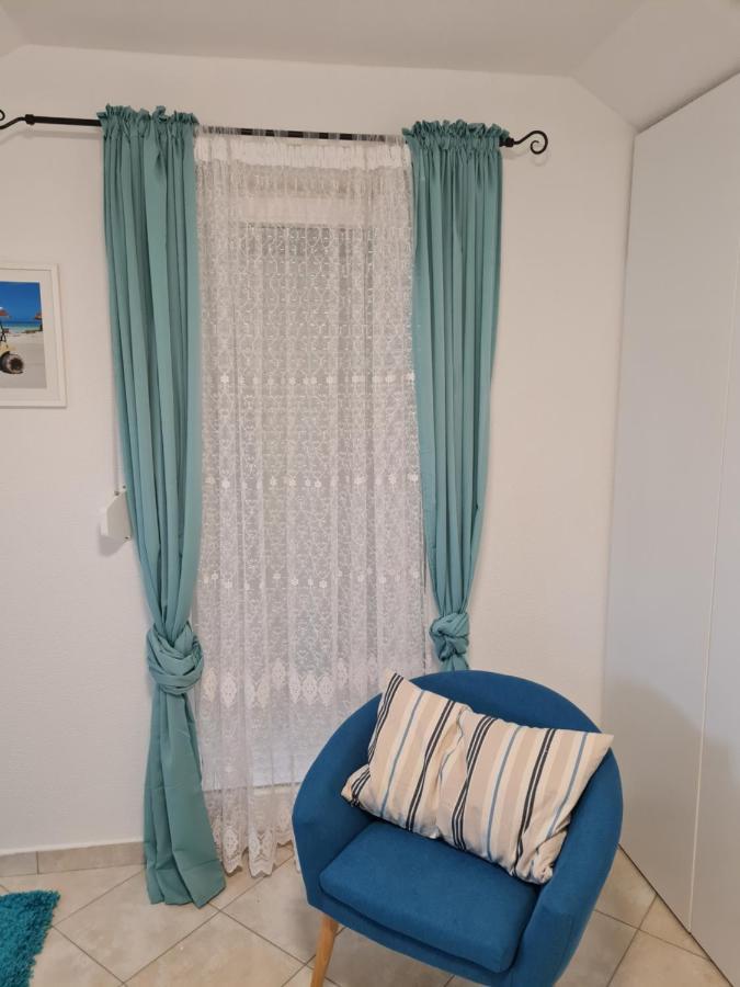 Holiday Home "Mala Kuca " With Heated Pool Pula Exteriér fotografie