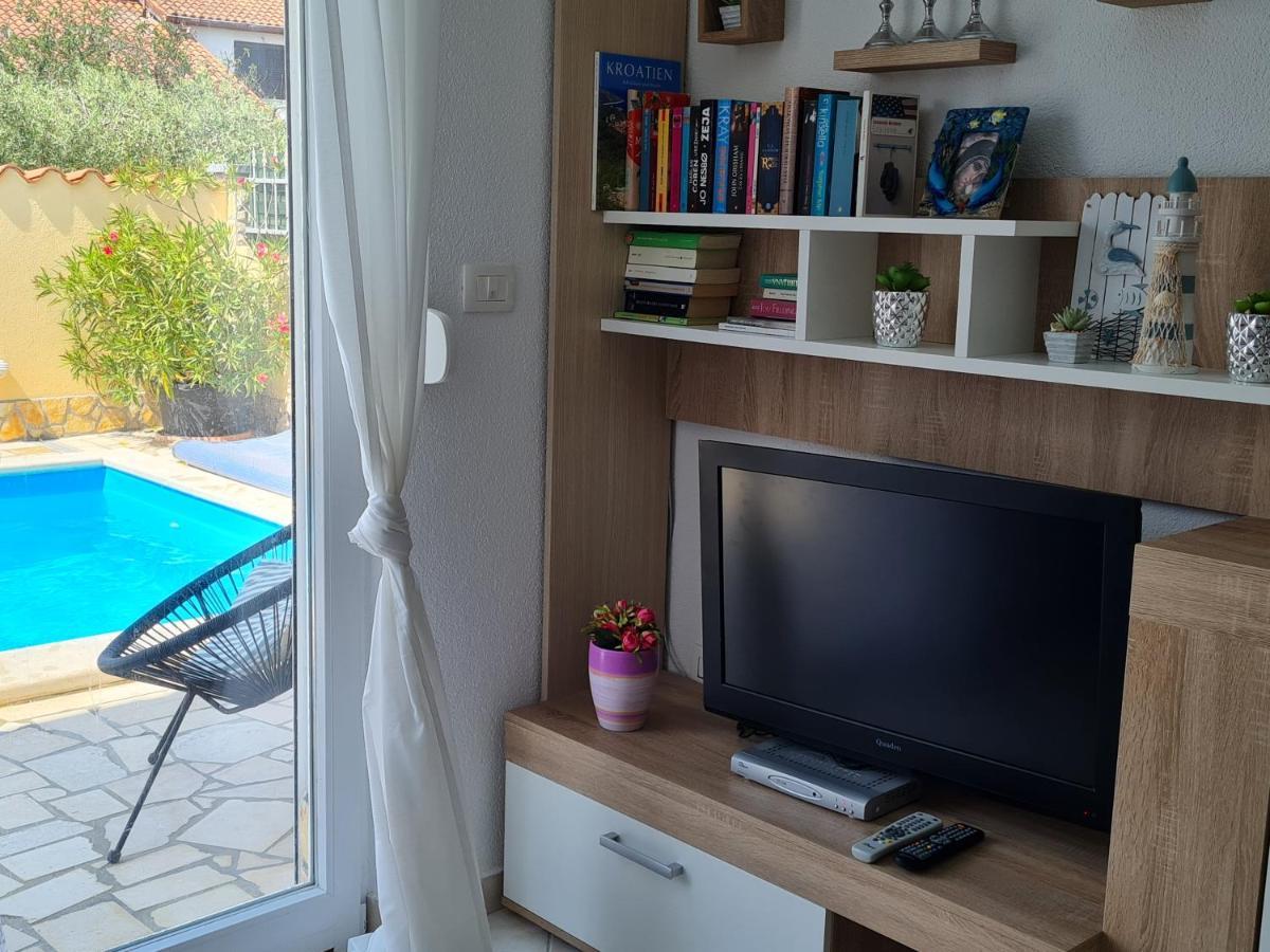 Holiday Home "Mala Kuca " With Heated Pool Pula Exteriér fotografie